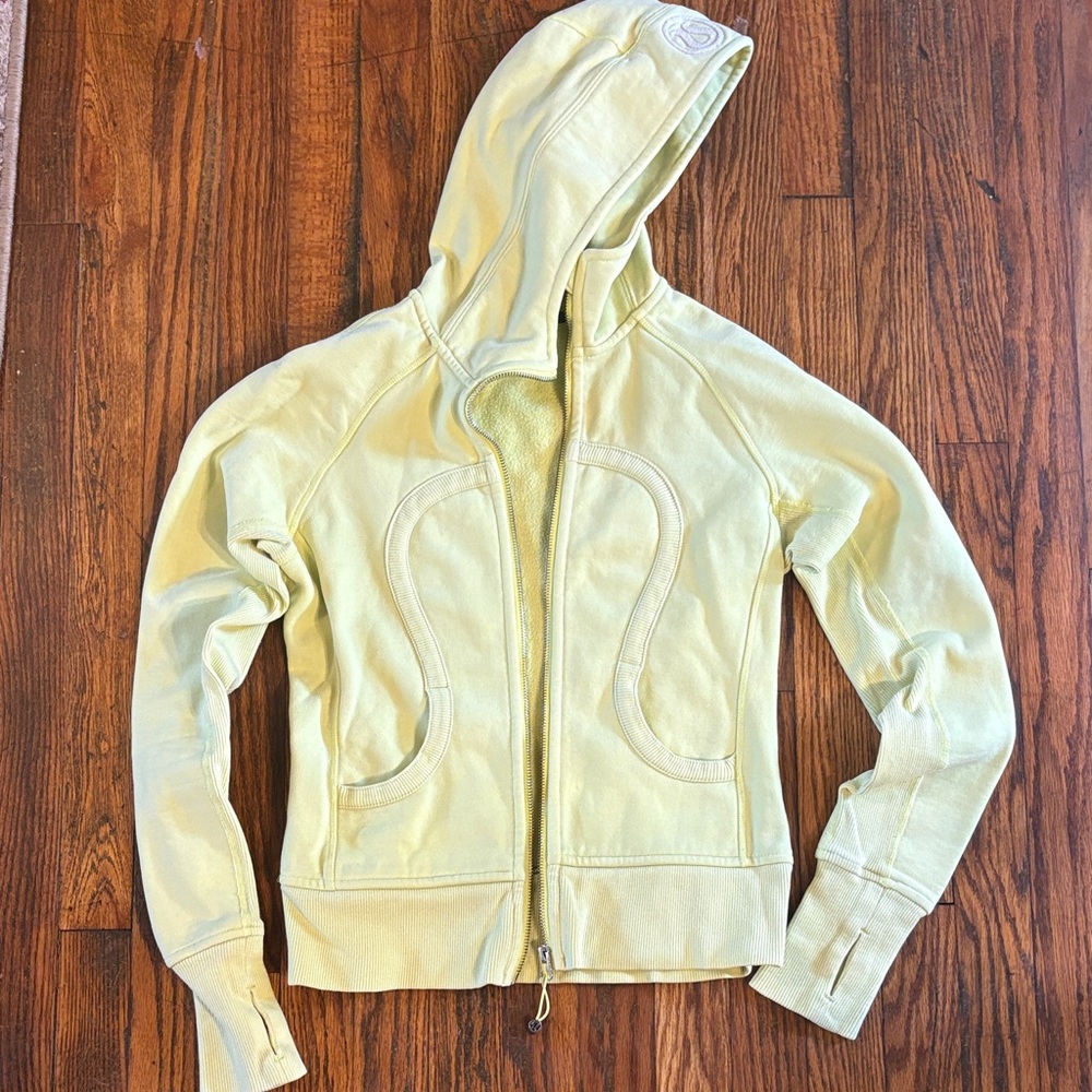 🎉Lululemon athletica Light Yellow Full Zip Scuba Jacket!